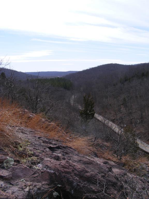Shepherd Mountain Inn & Suites Pilot Knob Esterno foto