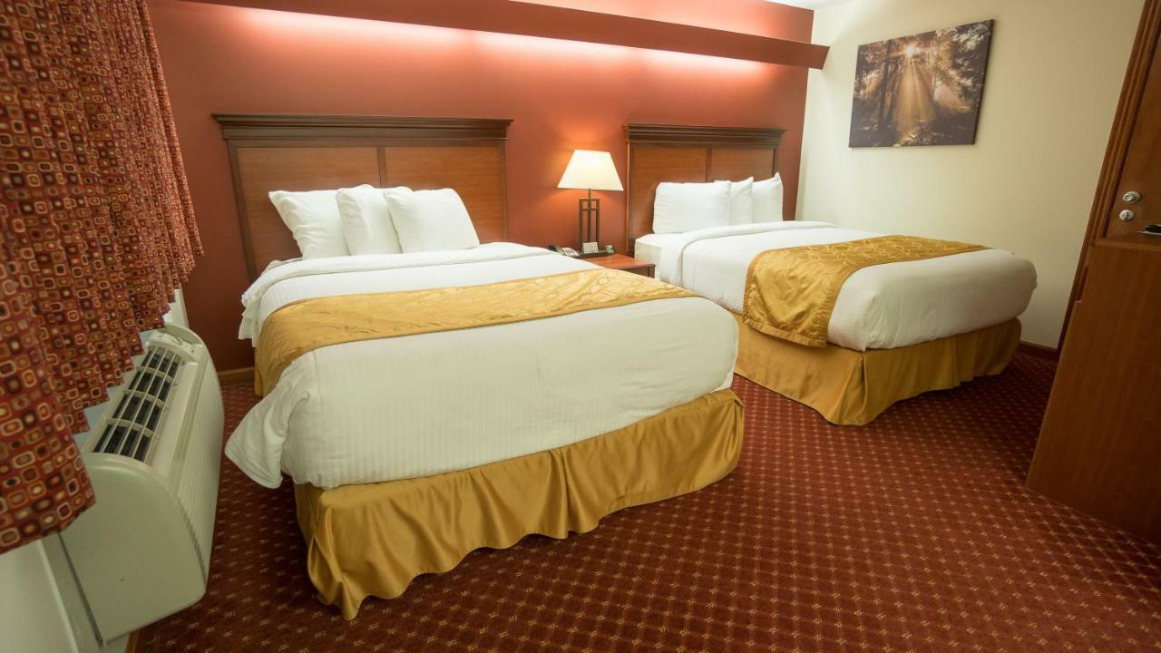 Shepherd Mountain Inn & Suites Pilot Knob Esterno foto