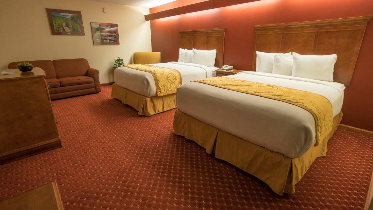 Shepherd Mountain Inn & Suites Pilot Knob Esterno foto