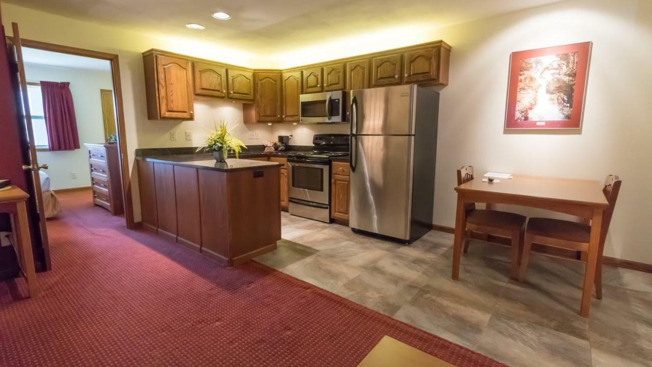 Shepherd Mountain Inn & Suites Pilot Knob Esterno foto