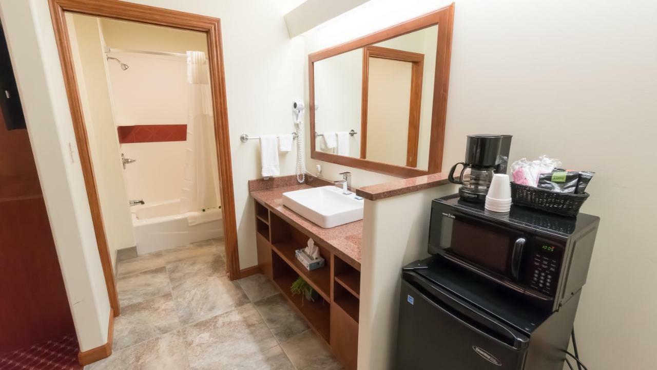 Shepherd Mountain Inn & Suites Pilot Knob Esterno foto
