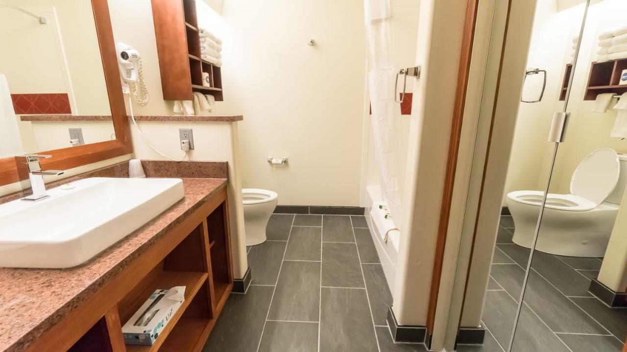 Shepherd Mountain Inn & Suites Pilot Knob Esterno foto