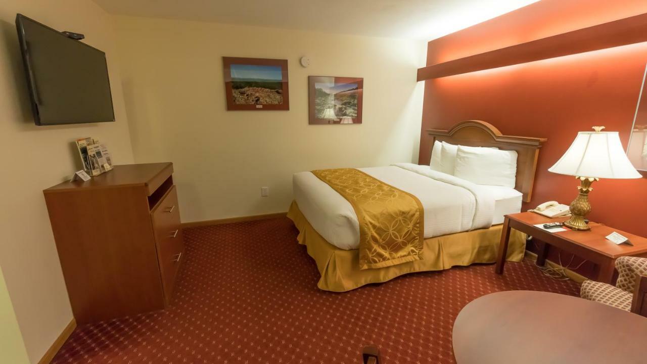 Shepherd Mountain Inn & Suites Pilot Knob Esterno foto