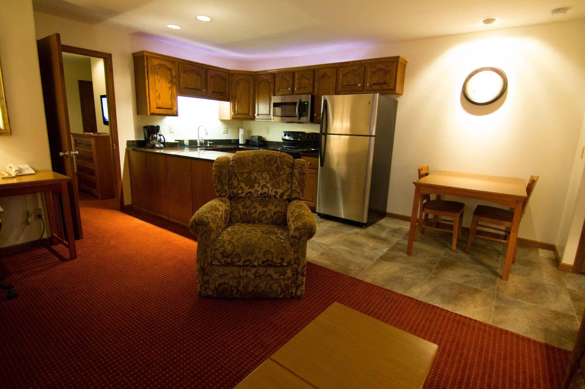Shepherd Mountain Inn & Suites Pilot Knob Esterno foto