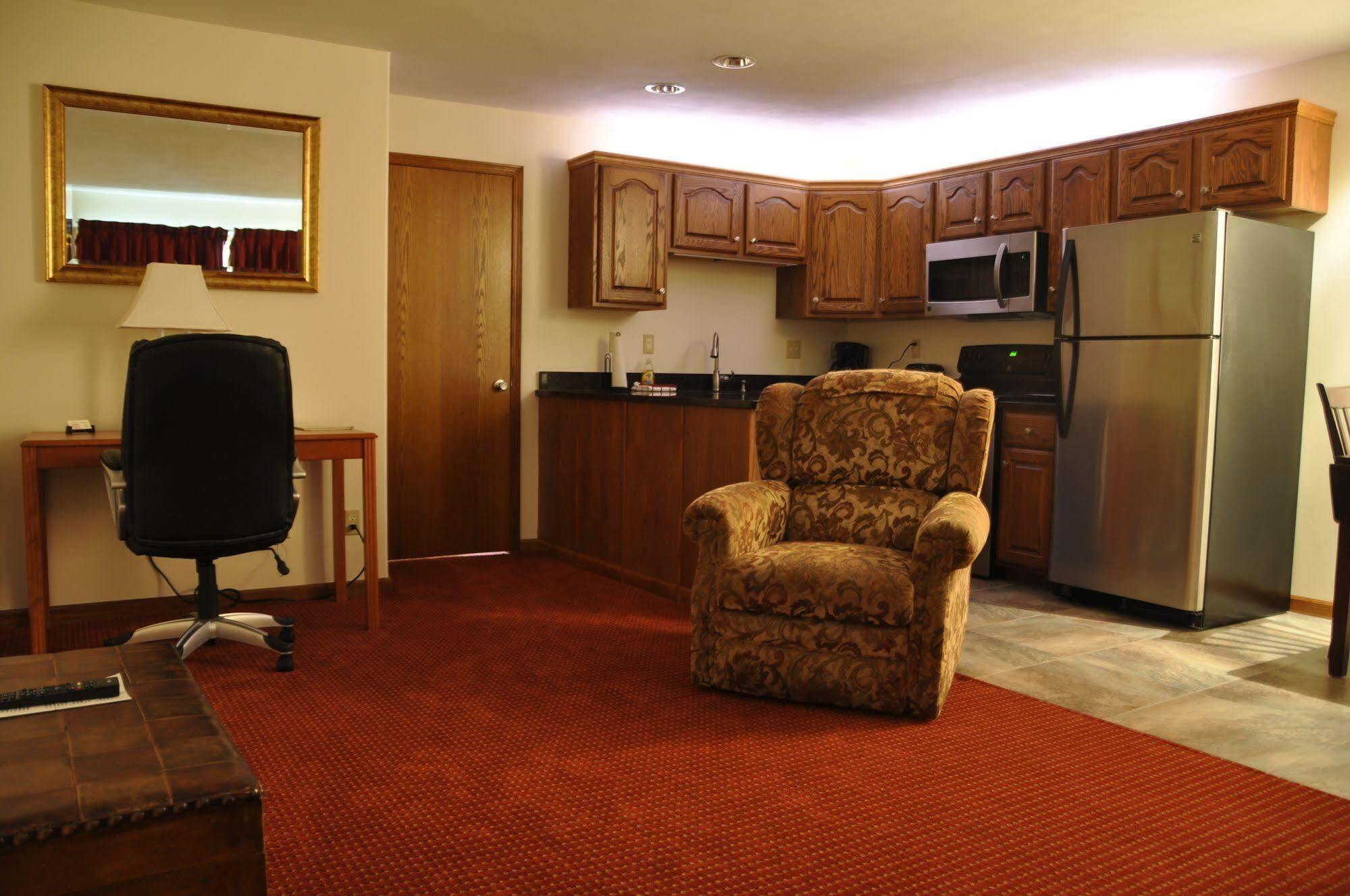 Shepherd Mountain Inn & Suites Pilot Knob Esterno foto