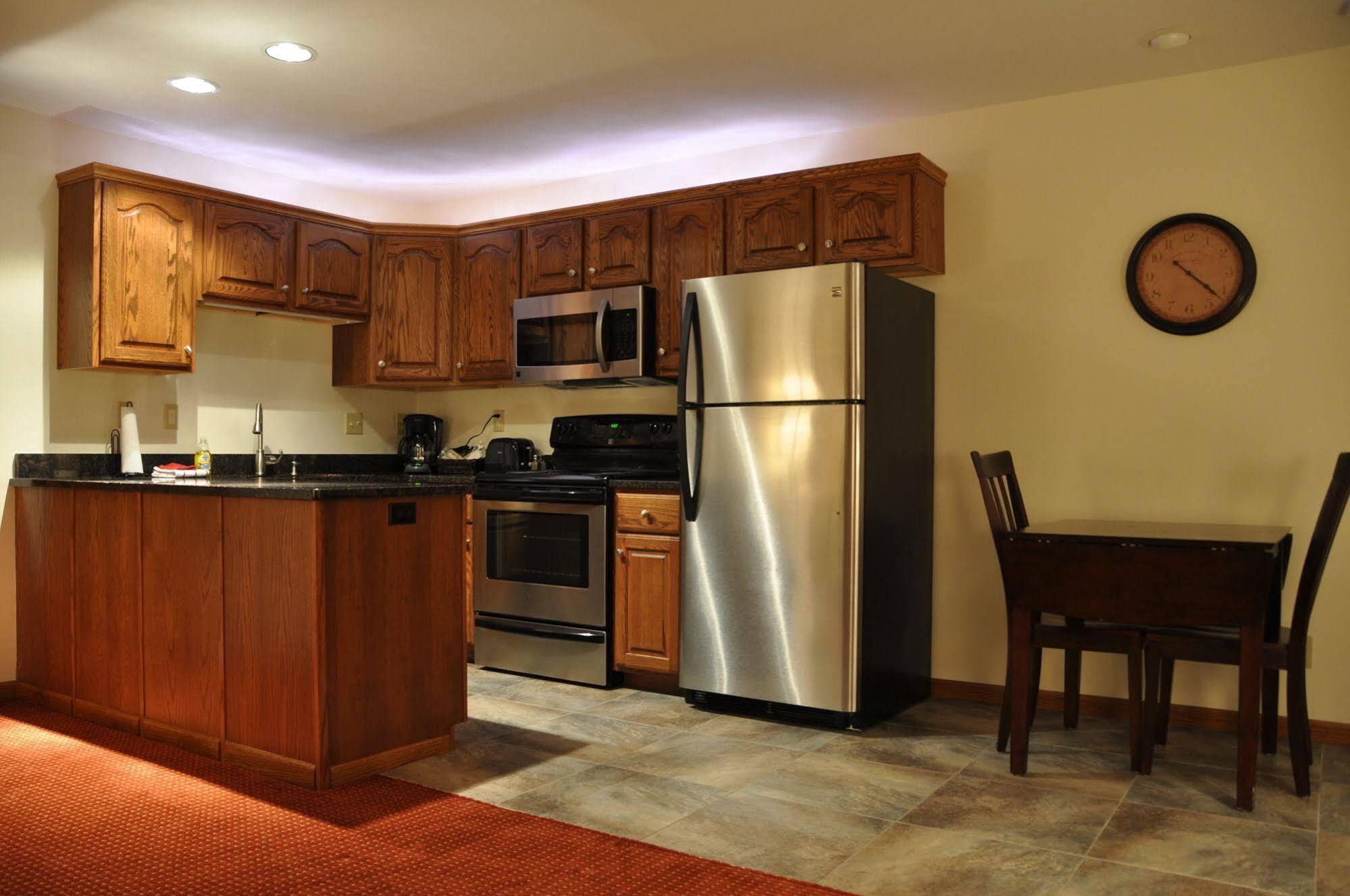 Shepherd Mountain Inn & Suites Pilot Knob Esterno foto
