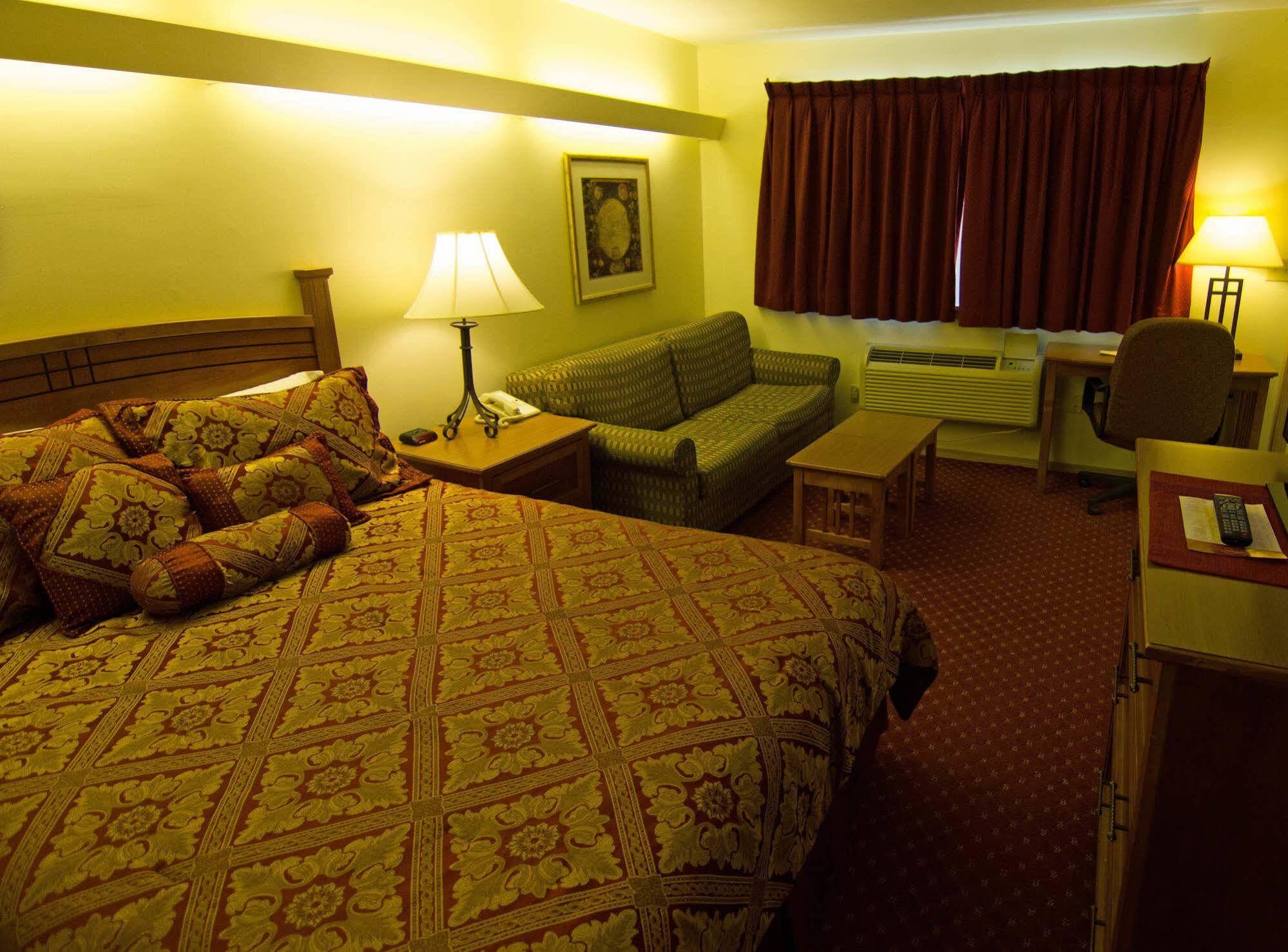 Shepherd Mountain Inn & Suites Pilot Knob Esterno foto